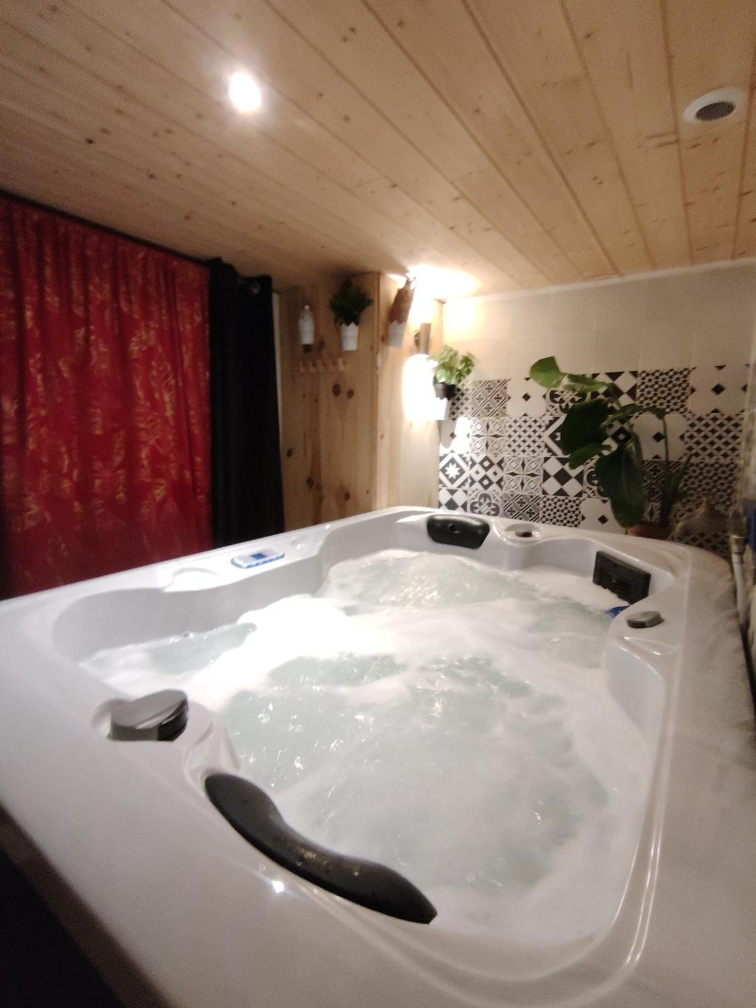 Sweet Loft Grenoble-Love Room Avec Jacuzzi & Sauna エクステリア 写真