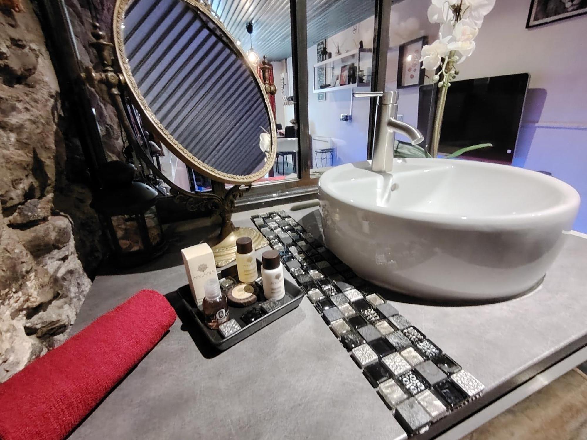 Sweet Loft Grenoble-Love Room Avec Jacuzzi & Sauna エクステリア 写真